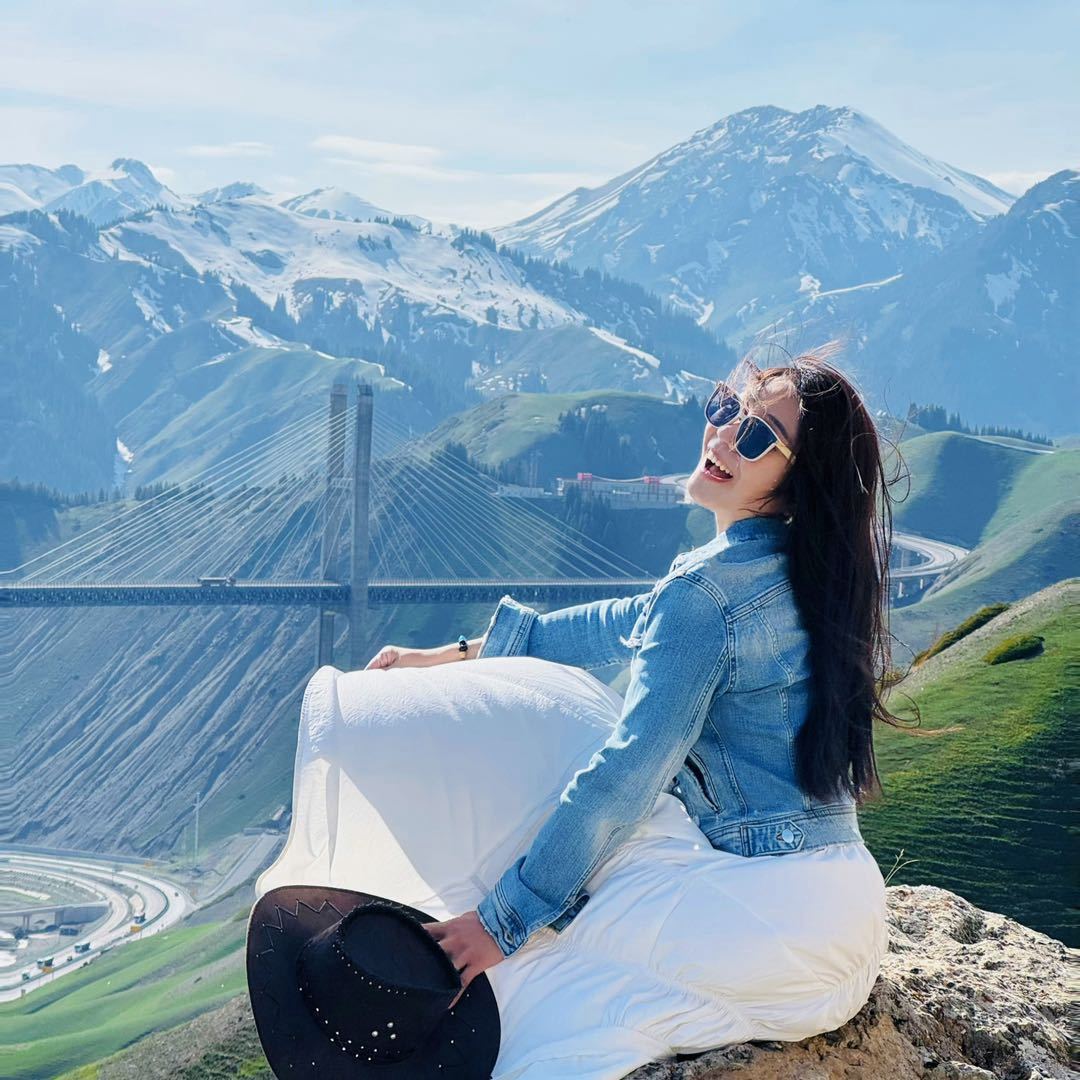 AI CMS dashboard for B2B foreign trade